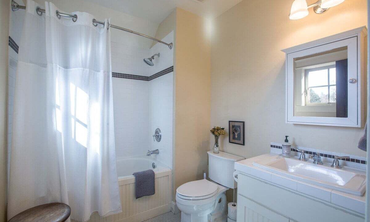 Photo of Bathroom in River West