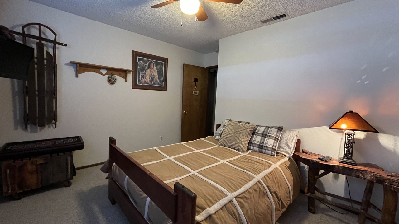 Photo of Bedroom in Arrowhead Villas