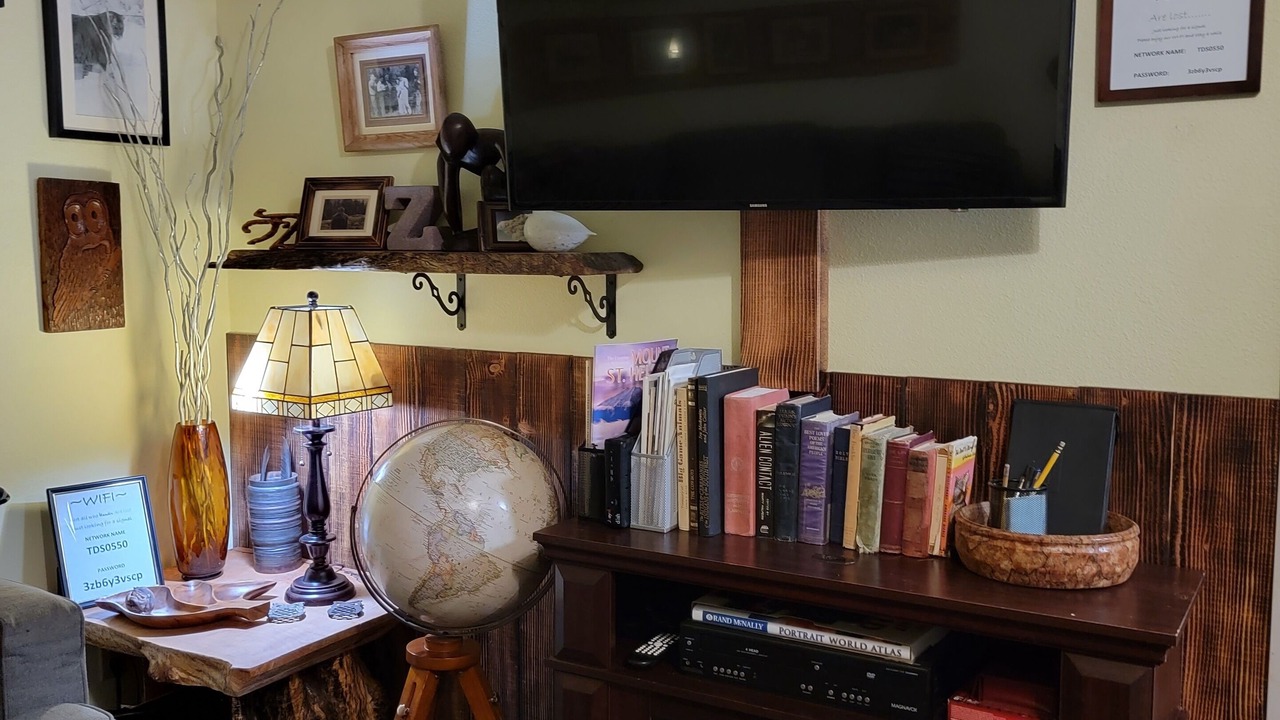 Photo of Livingroom in Cougar