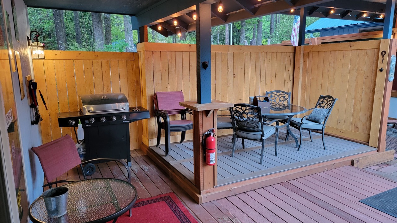 Photo of Outdoor in Cougar