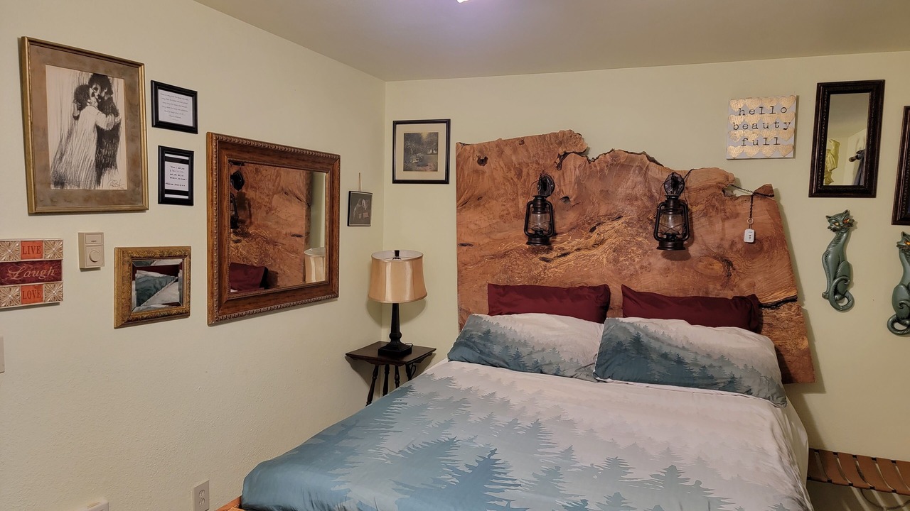 Photo of Bedroom in Cougar