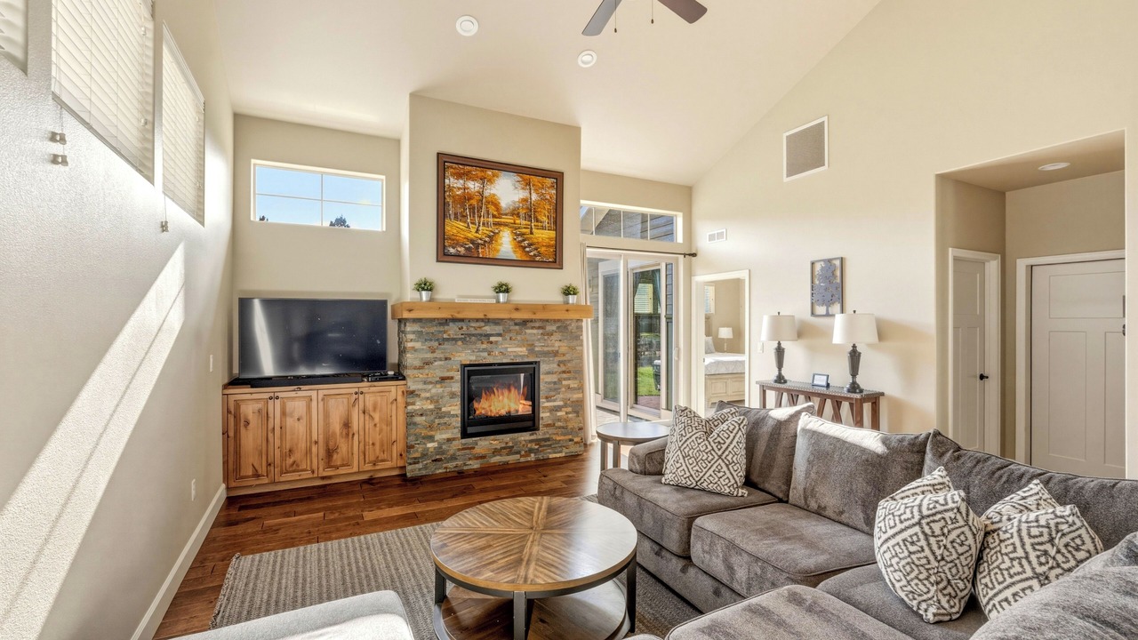 Photo of Livingroom in Redmond
