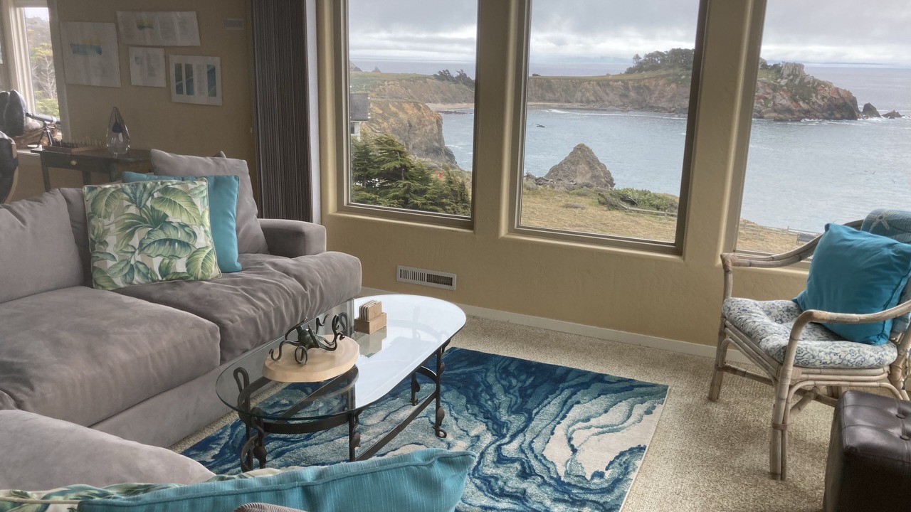 Photo of Livingroom in Gualala