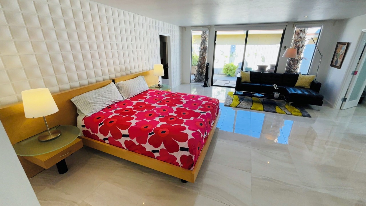 Photo of Bedroom in Canyon Corridor