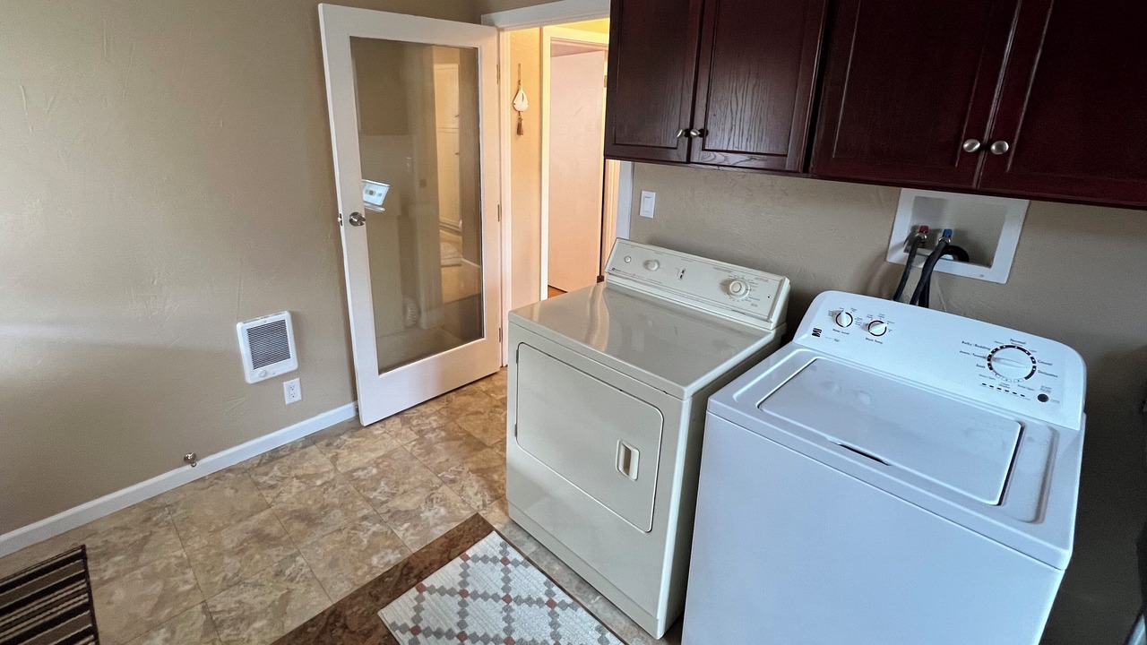 Photo of Bedroom in Coos Bay