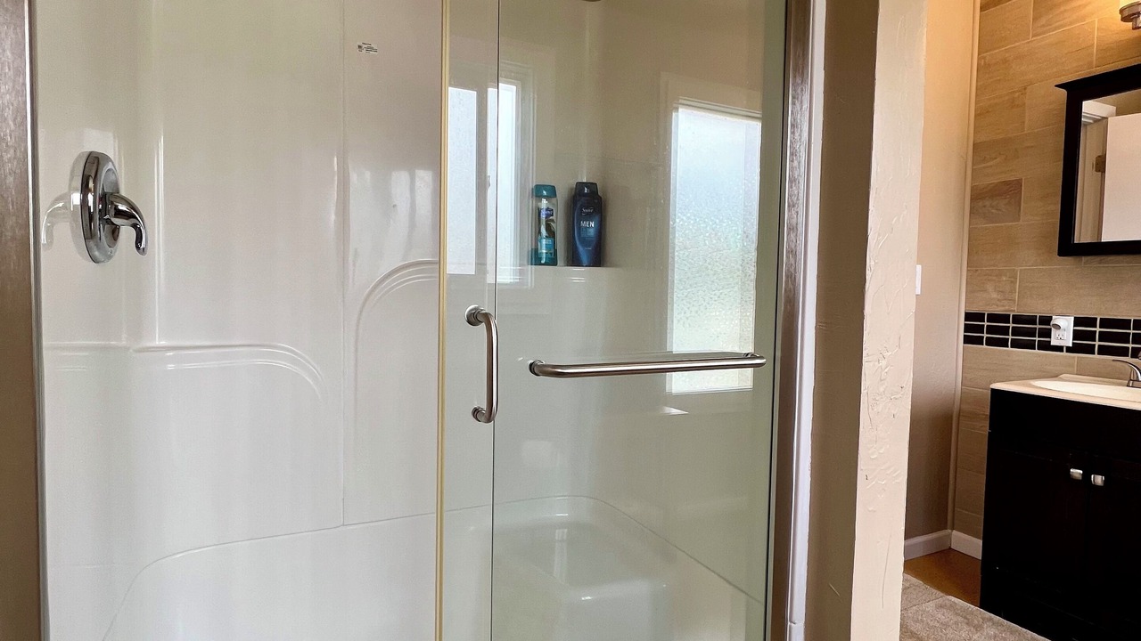 Photo of Bathroom in Coos Bay