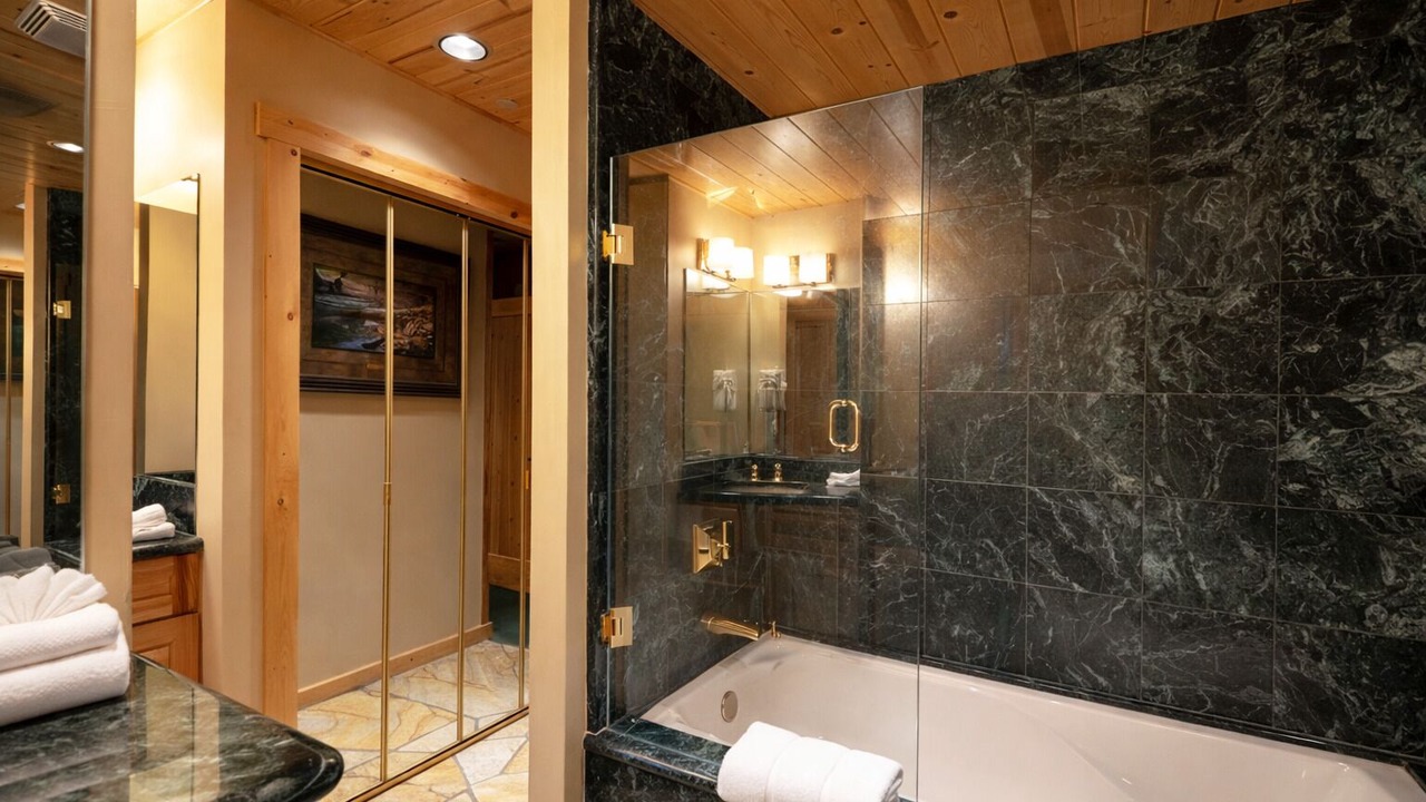 Photo of Bathroom in Lake Forest
