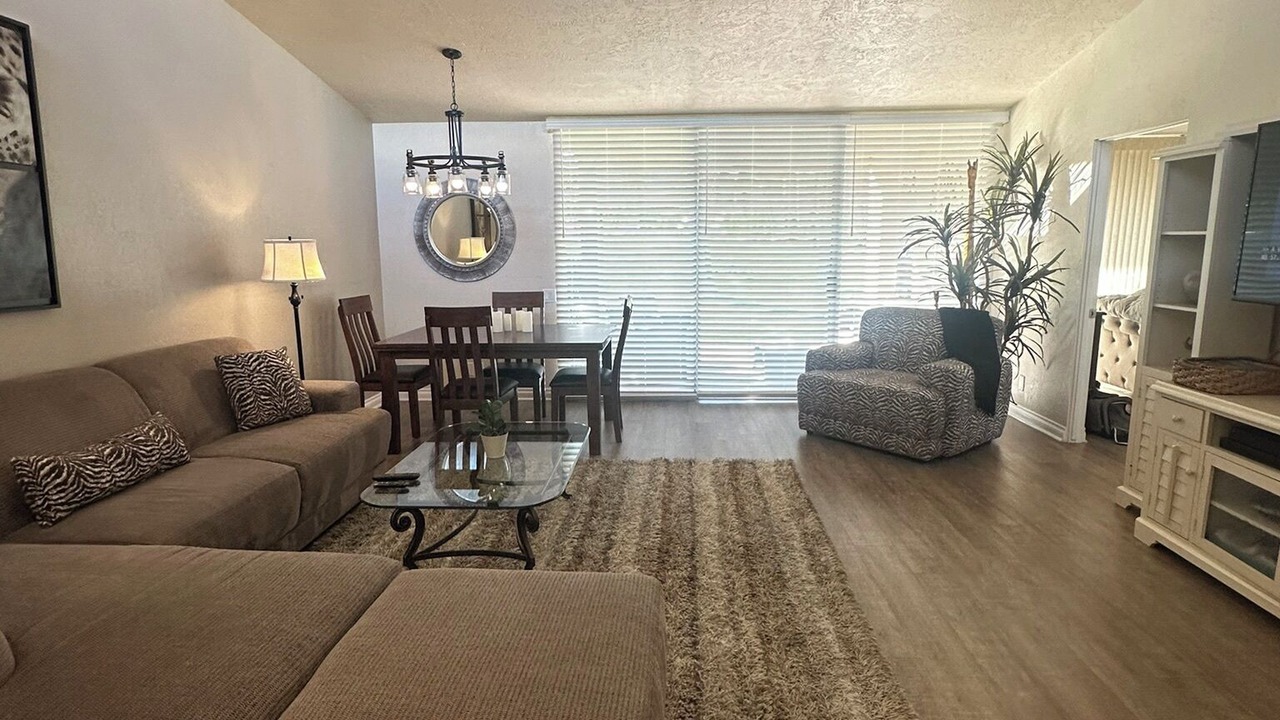 Photo of Livingroom in Palm Desert