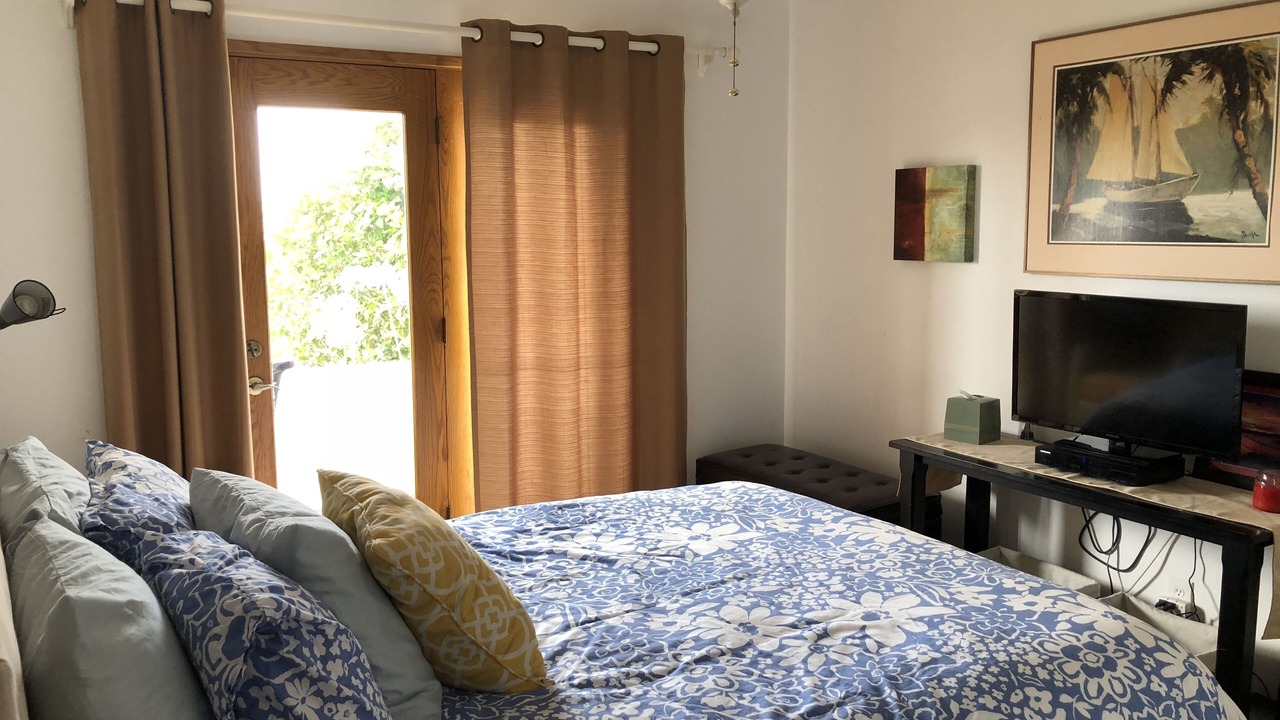 Photo of Bedroom in La Jolla Mesa