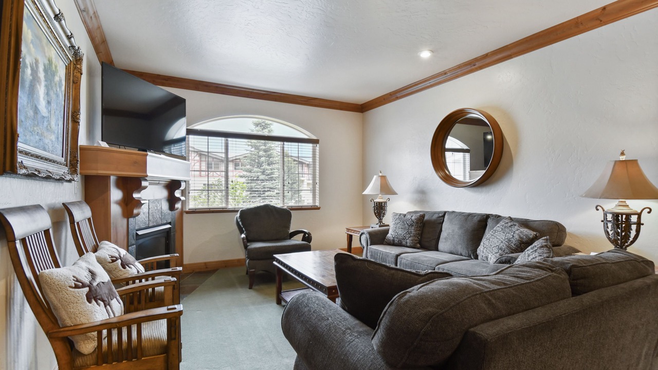 Photo of Livingroom in Midway
