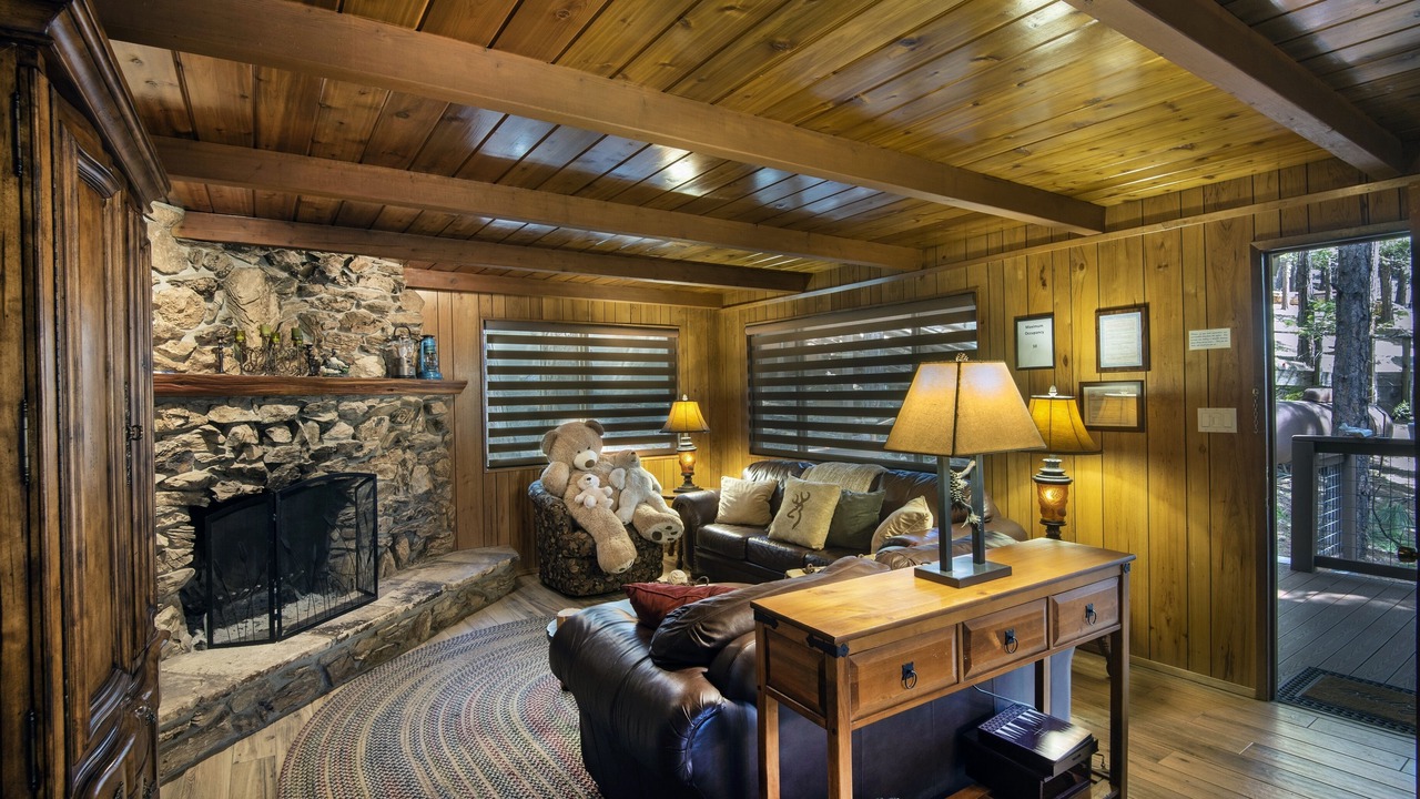 Photo of Livingroom in North Wawona
