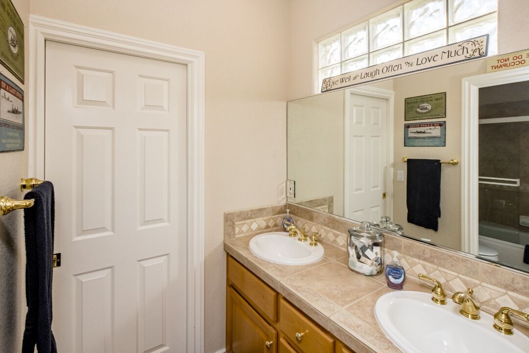 Photo of Bathroom in Moovalya Keys
