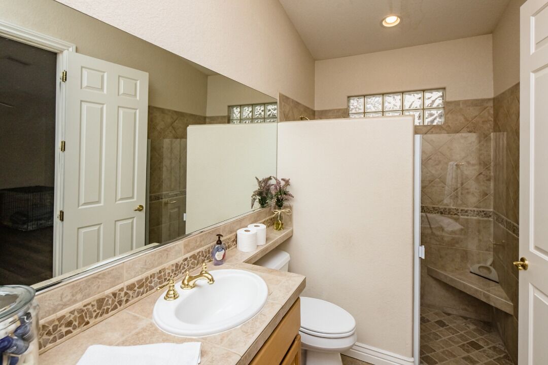 Photo of Bathroom in Moovalya Keys