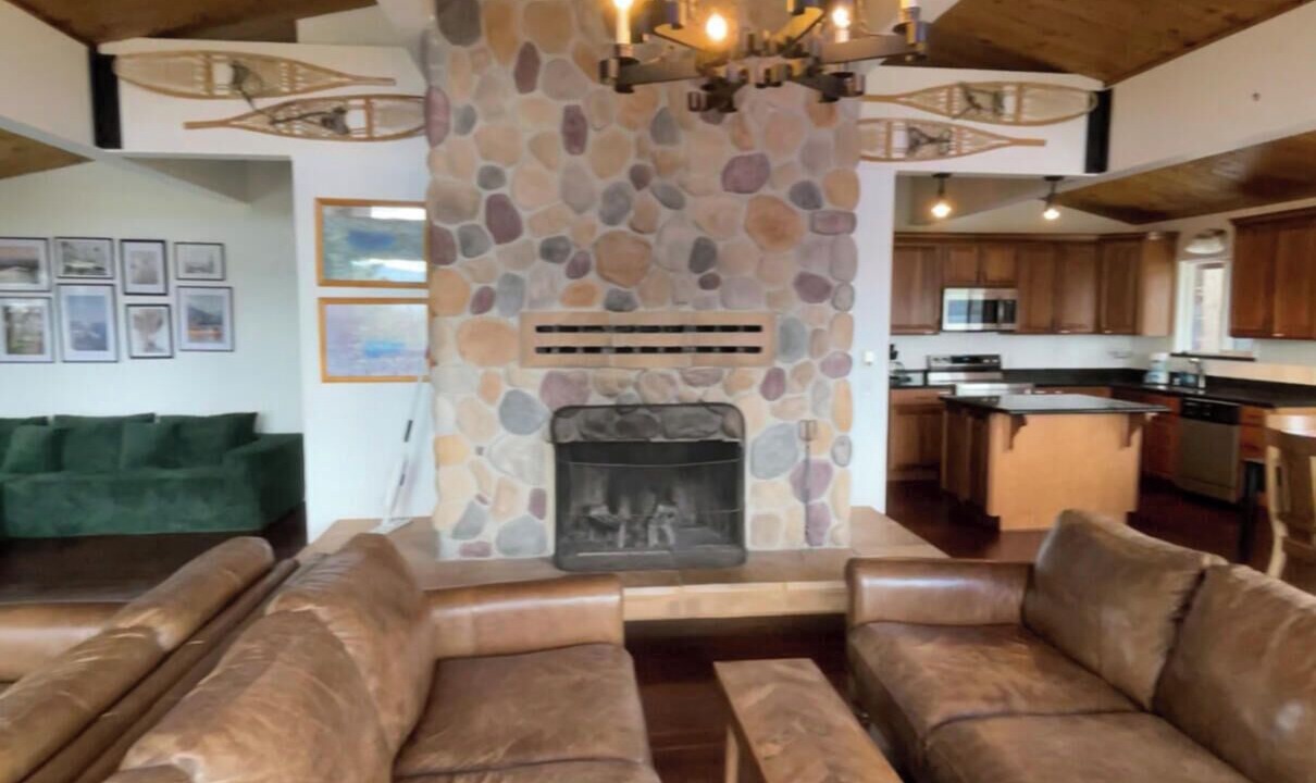 Photo of Livingroom in Tahoma