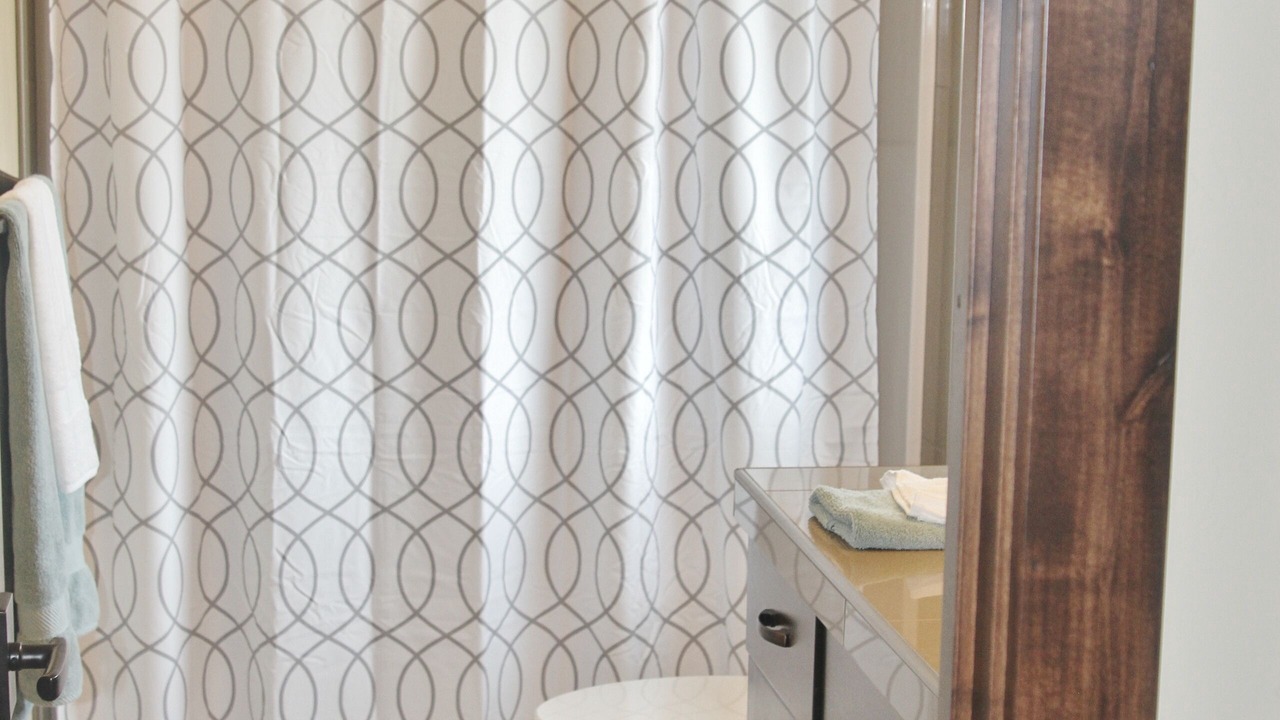 Photo of Bathroom in Powell Butte