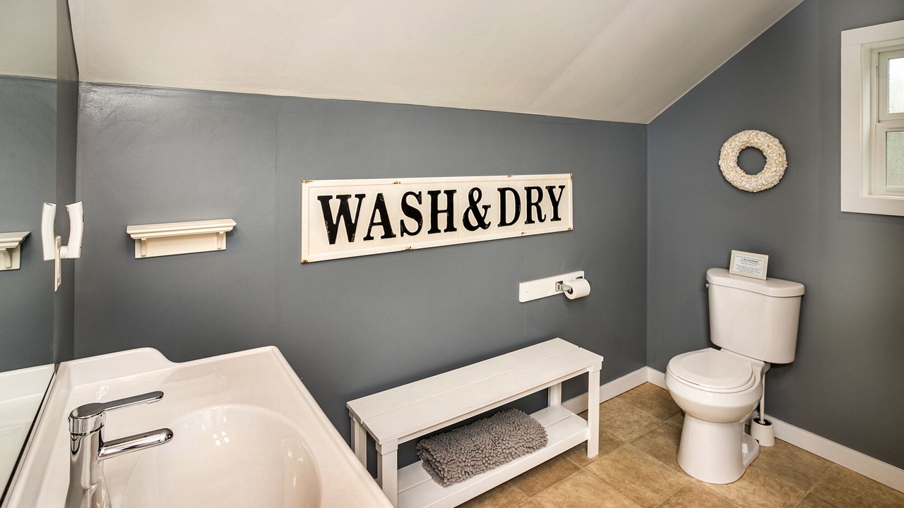 Photo of Bathroom in Gearhart