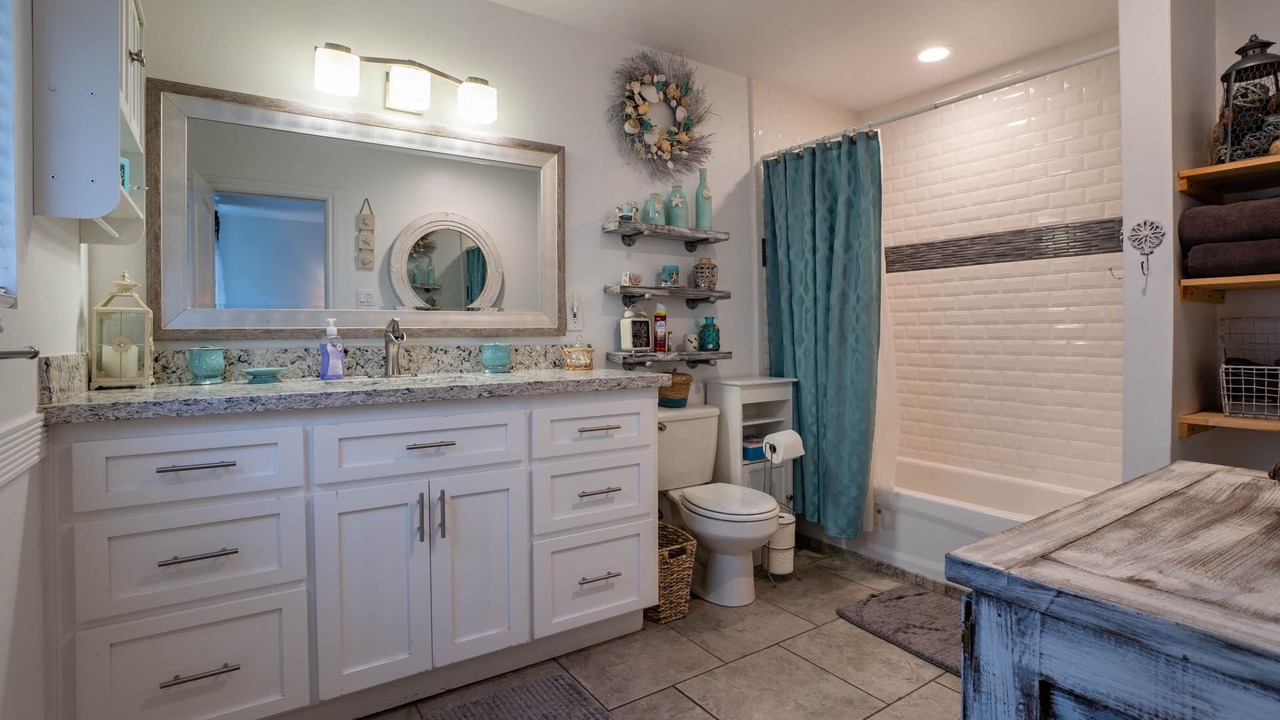 Photo of Bathroom in Parker Strip