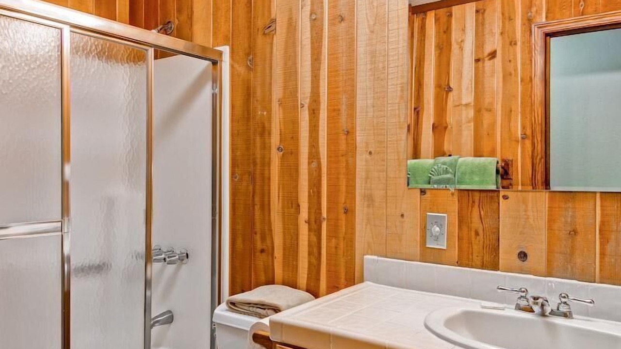 Photo of Bathroom in Yosemite West