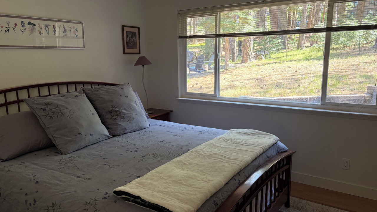 Photo of Bedroom in Graeagle