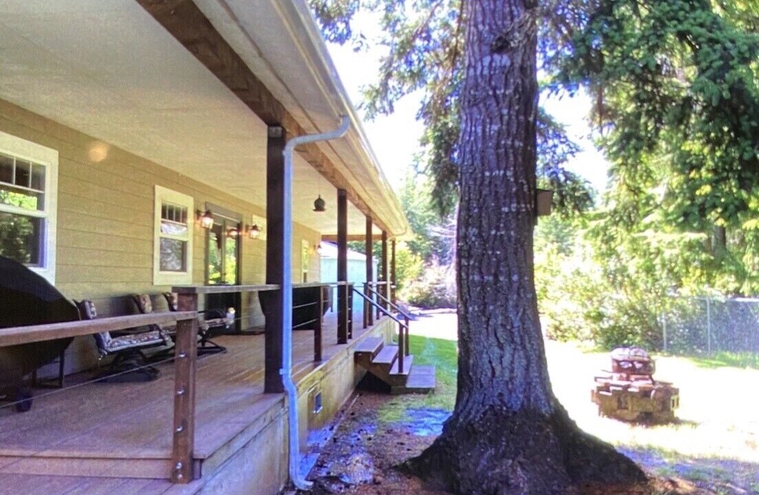 Photo of Patio Balcony in Coos Bay