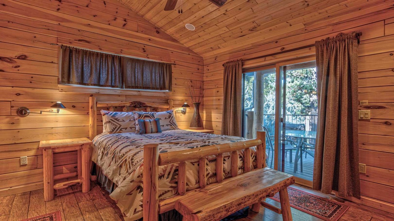 Photo of Bedroom in Oregon Water Wonderland