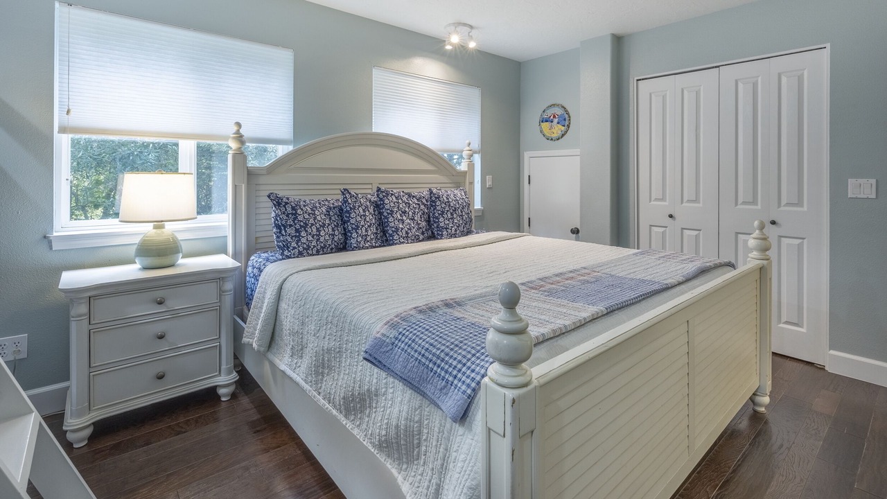 Photo of Bedroom in Lincoln City