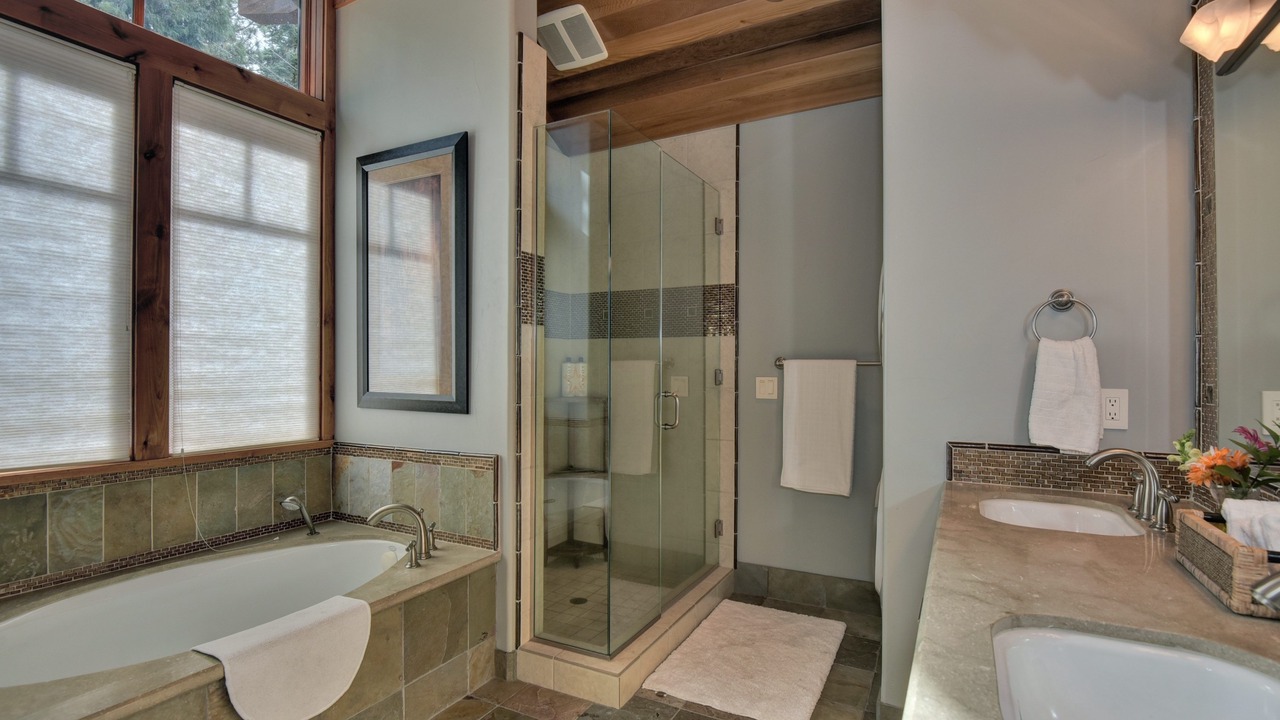 Photo of Bathroom in Tahoma