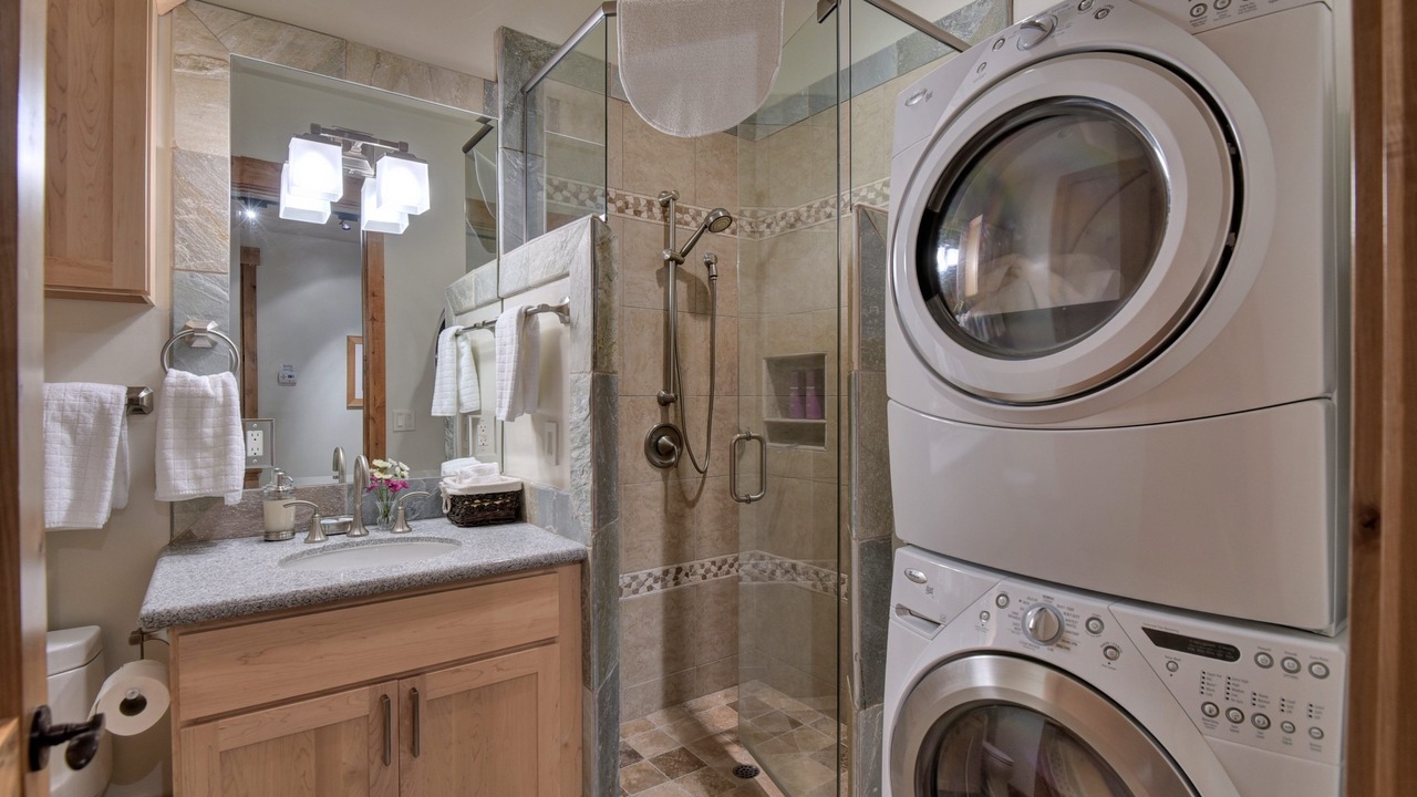 Photo of Bathroom in Tahoma