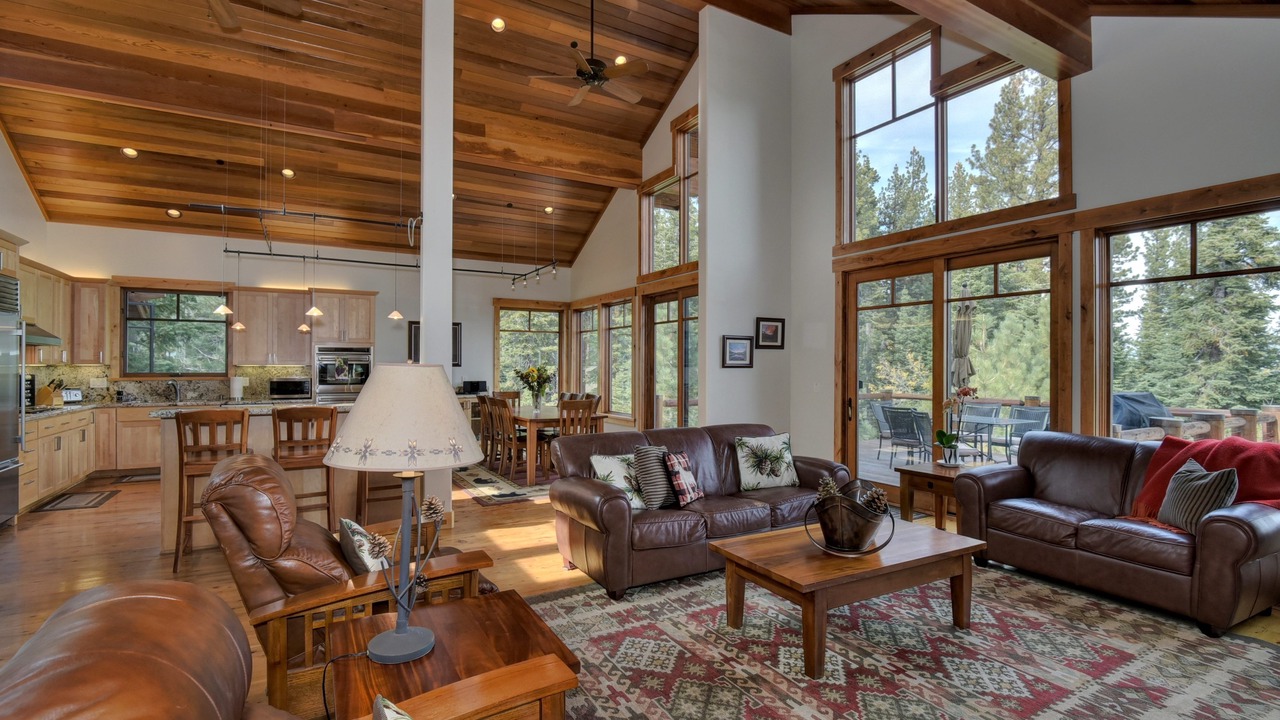 Photo of Livingroom in Tahoma