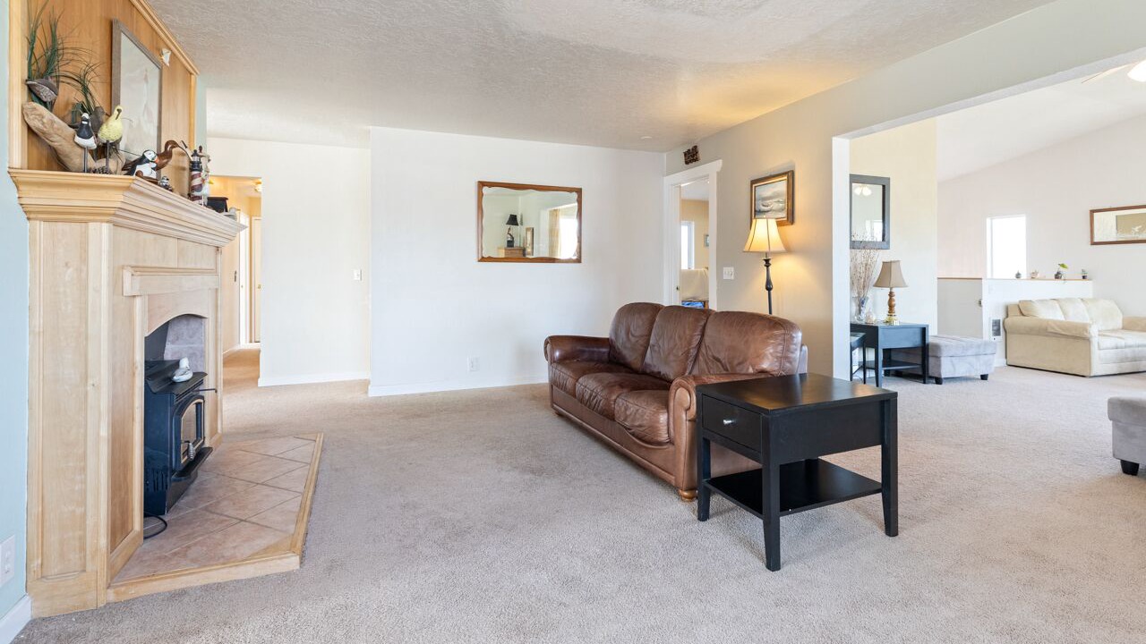 Photo of Livingroom in Bayshore