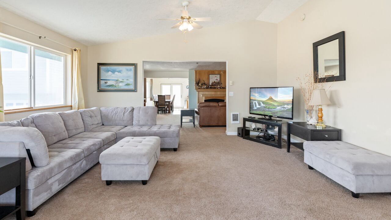 Photo of Livingroom in Bayshore
