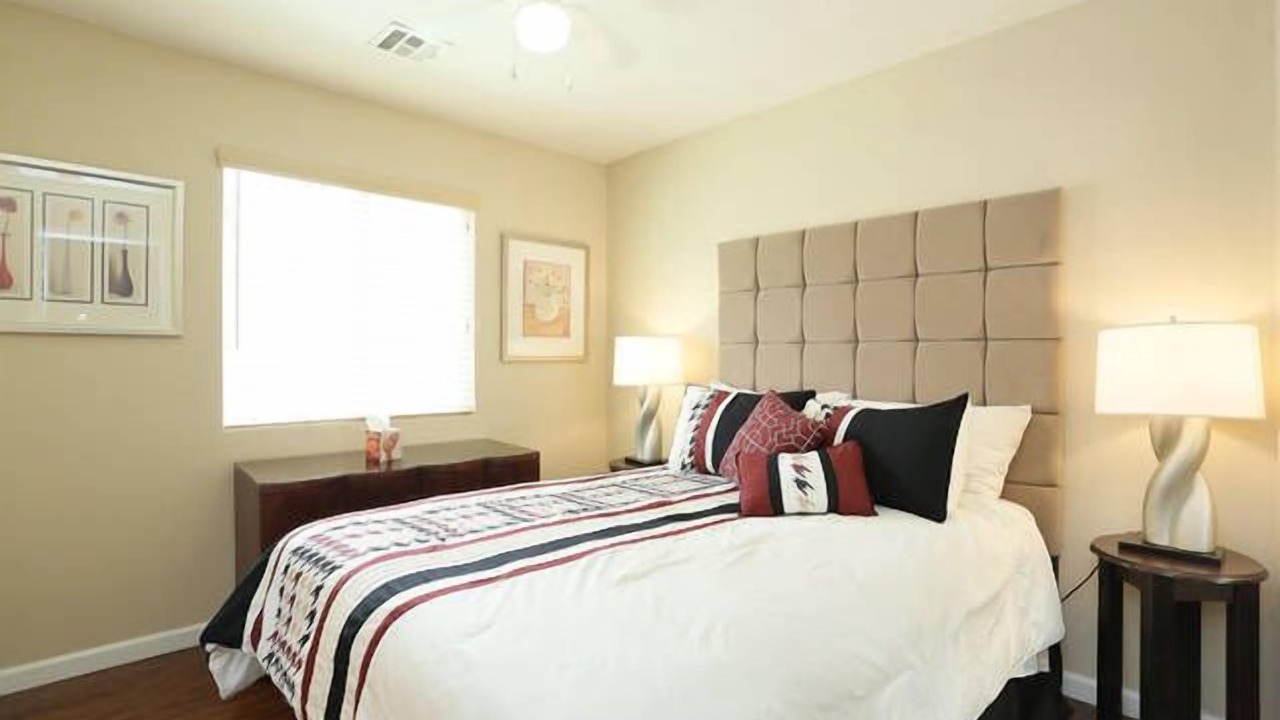 Photo of Bedroom in Enterprise