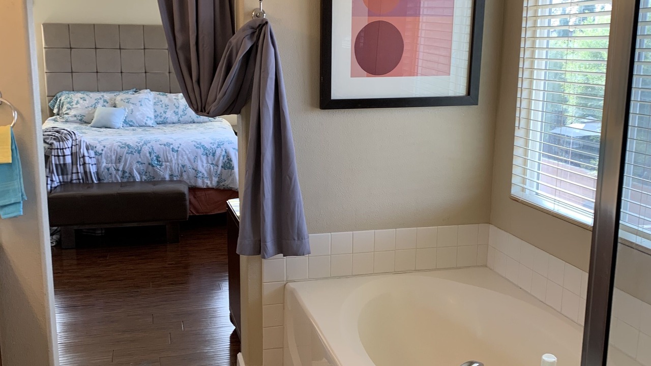 Photo of Bedroom in Enterprise