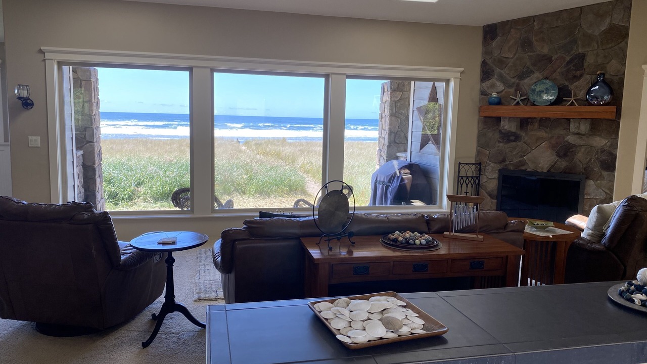 Photo of Livingroom in Rockaway Beach