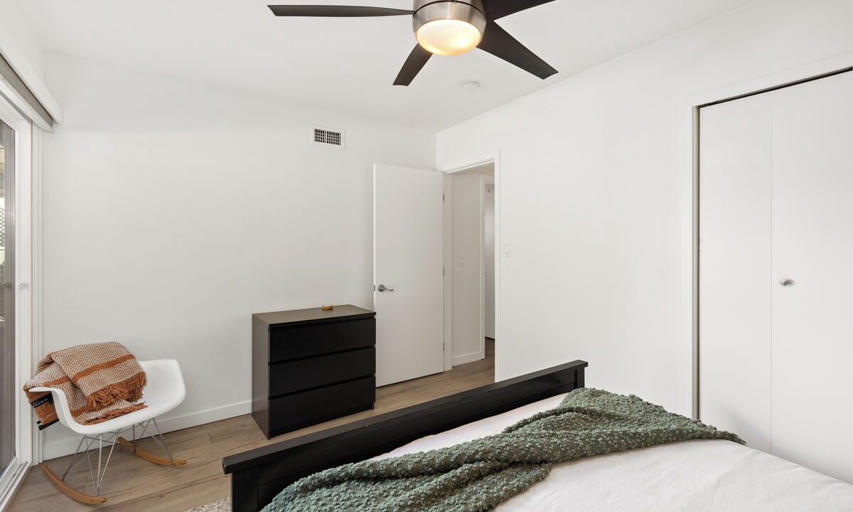 Photo of Bedroom in La Jolla Mesa