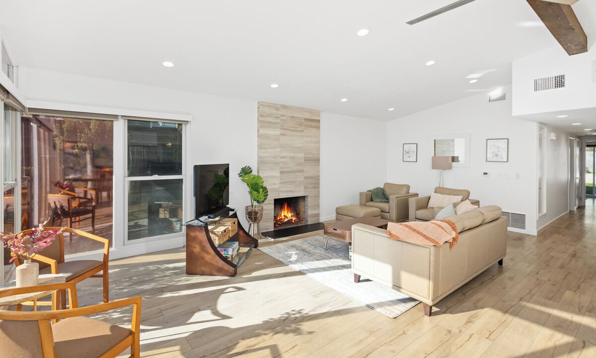 Photo of Livingroom in La Jolla Mesa