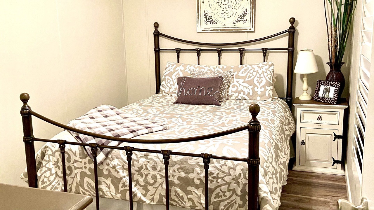 Photo of Bedroom in Desert Hills