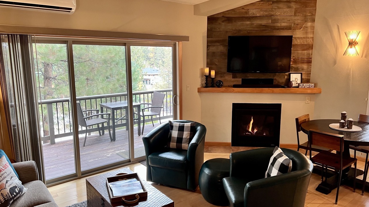 Photo of Livingroom in Century West