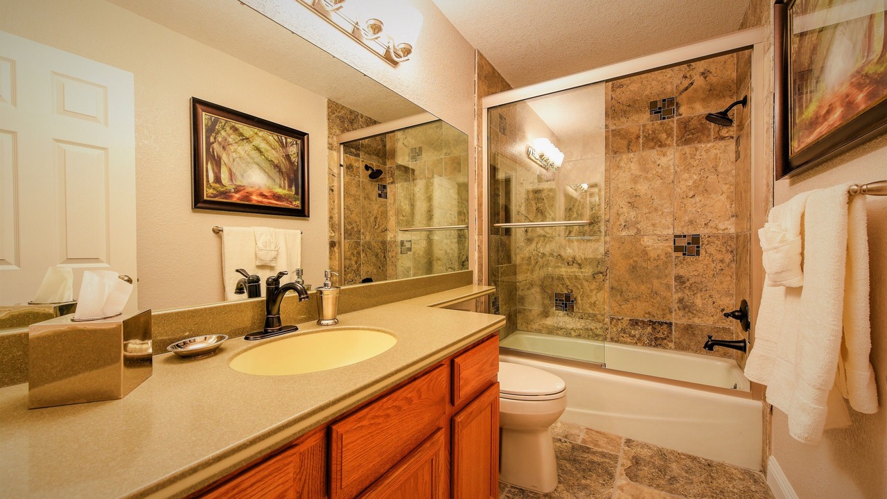 Photo of Bathroom in Canyon Gate