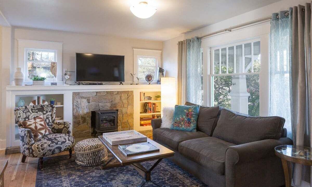 Photo of Livingroom in Old Bend