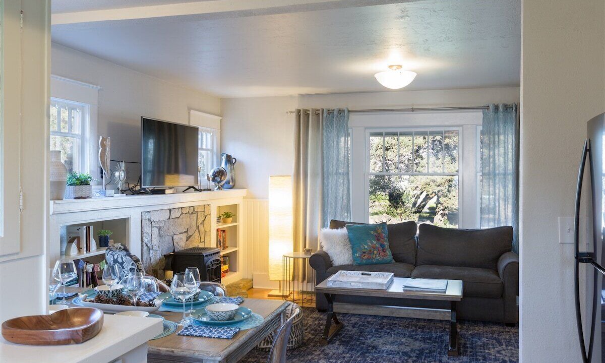 Photo of Livingroom in Old Bend