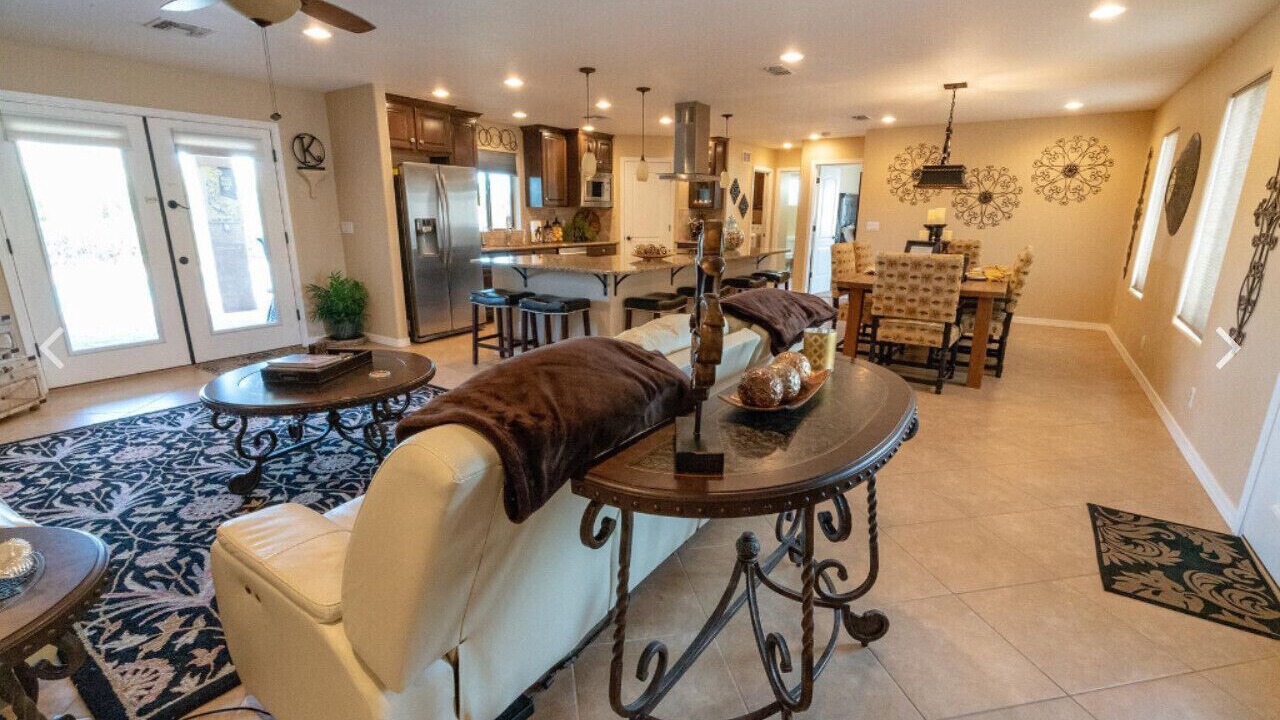 Photo of Livingroom in Residential Estates
