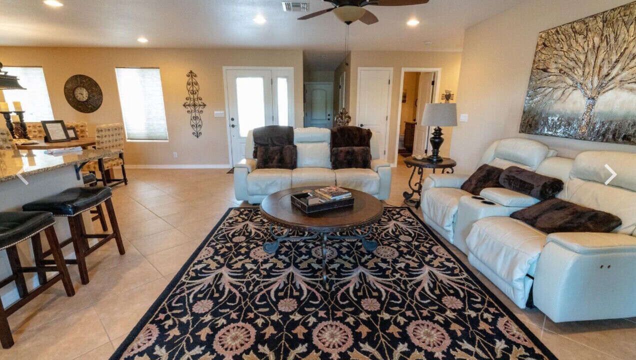Photo of Livingroom in Residential Estates