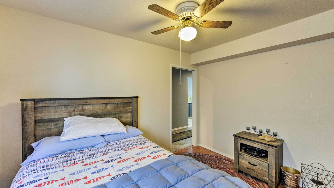 Photo of Bedroom in Crescent City