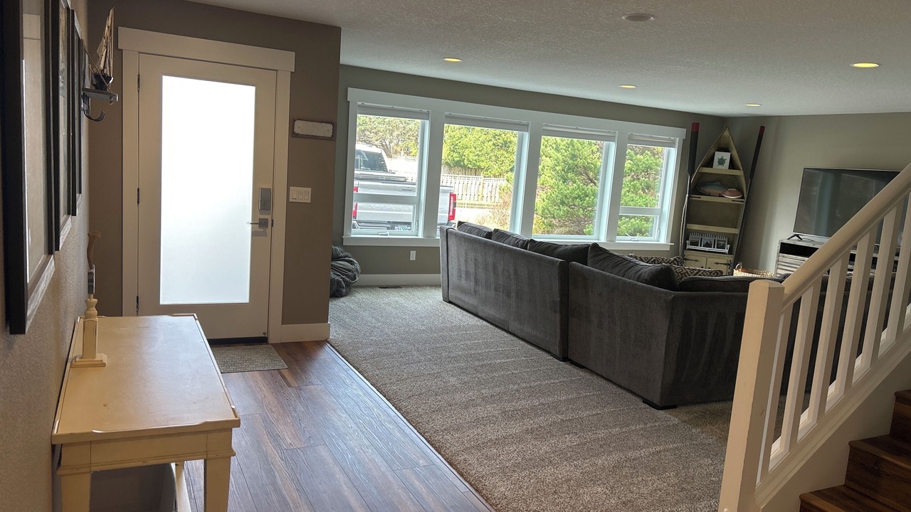 Photo of Livingroom in Rockaway Beach