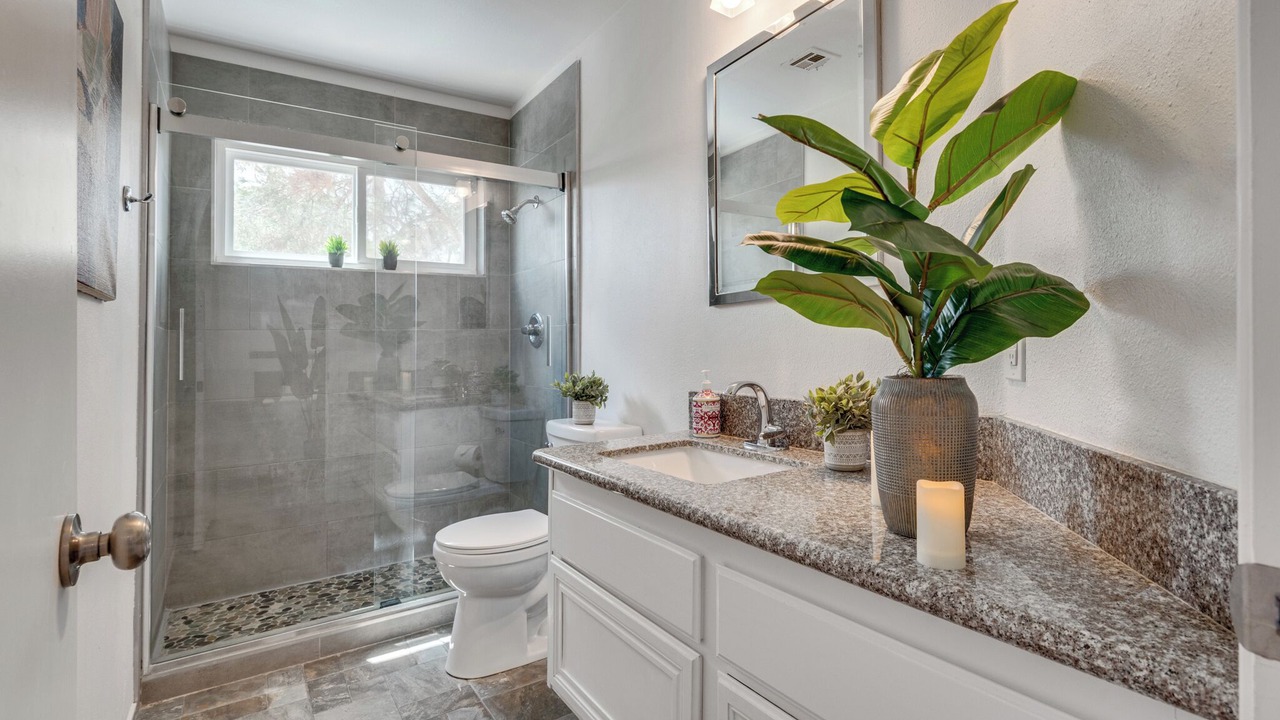 Photo of Bathroom in Green Valley
