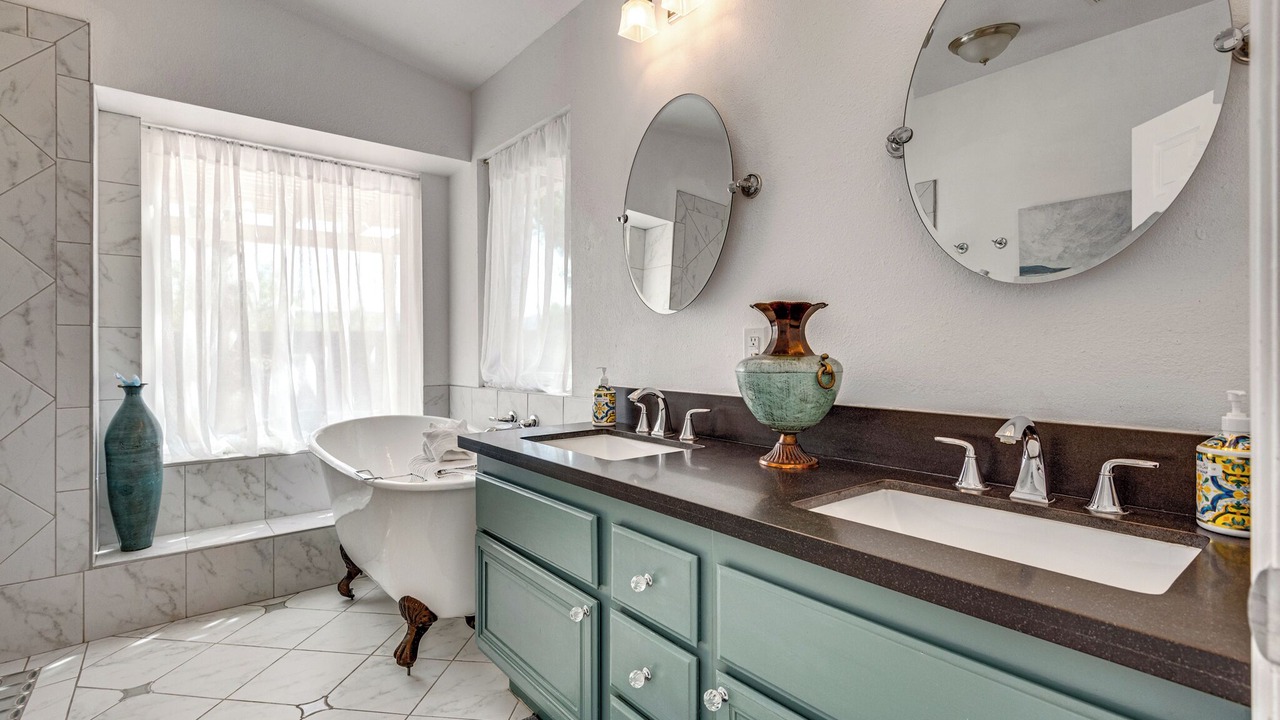 Photo of Bathroom in Green Valley