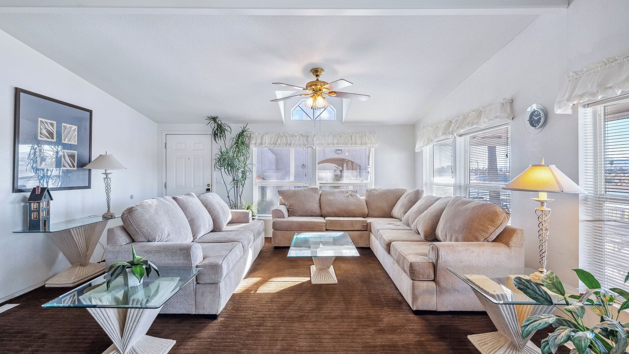 Photo of Livingroom in Mohave Valley