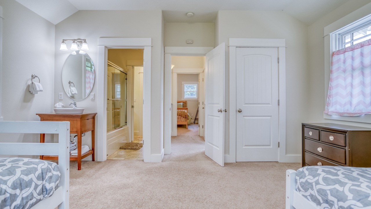 Photo of Bathroom in Gearhart