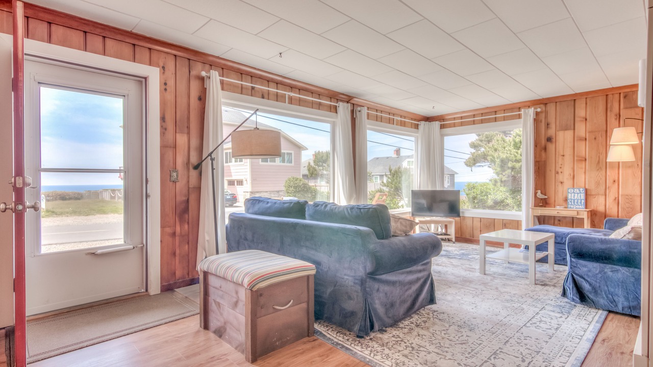Photo of Livingroom in Lincoln City